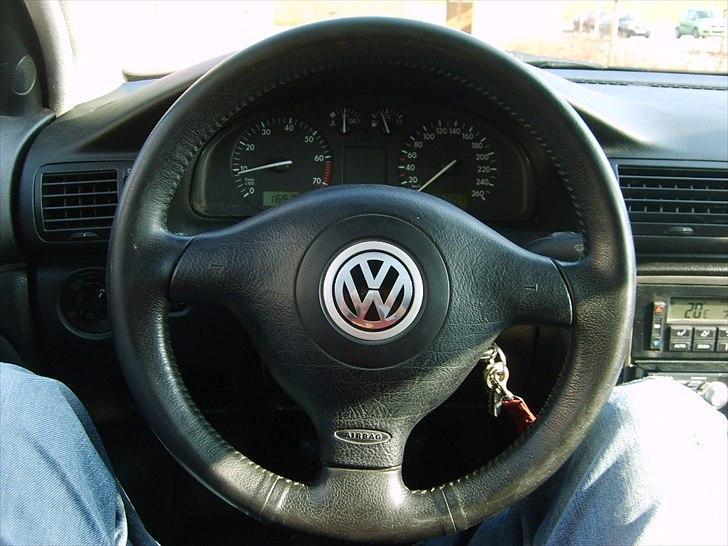 VW Passat limo SOLGT billede 2