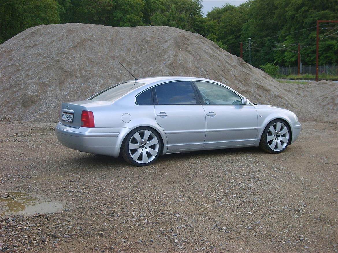 VW Passat limo SOLGT billede 6