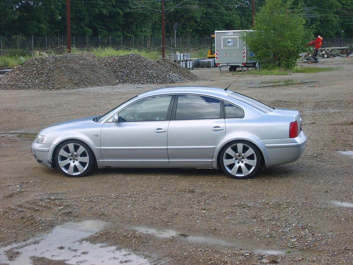 VW Passat limo SOLGT billede 8