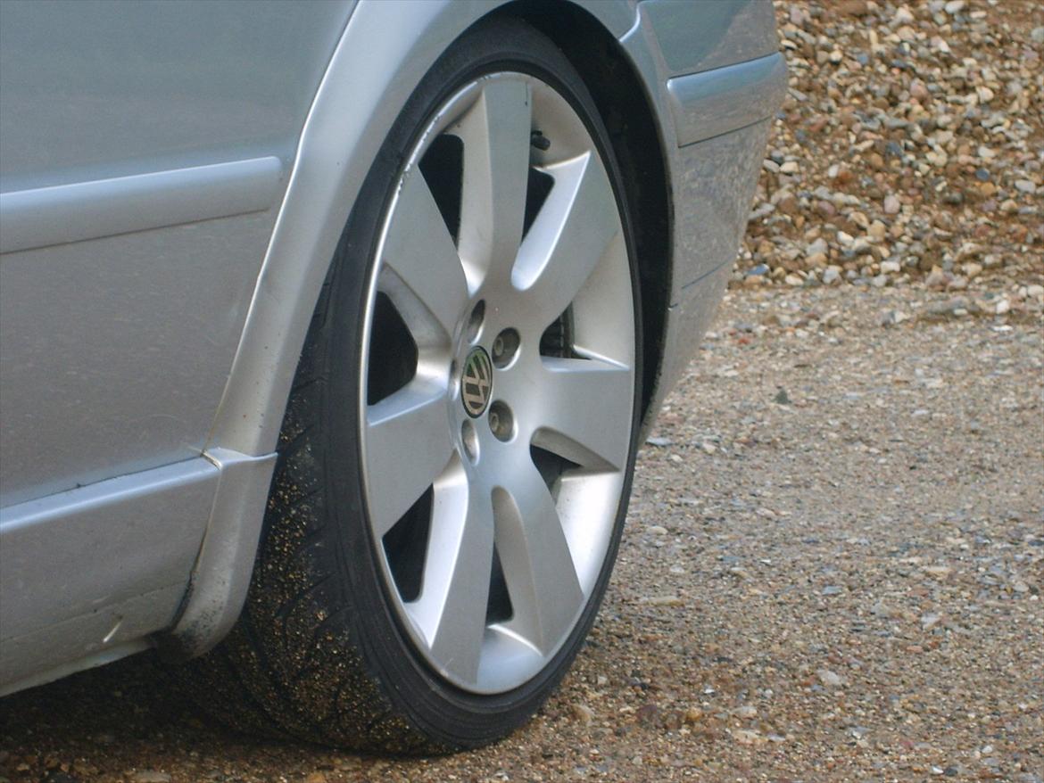 VW Passat limo SOLGT billede 9