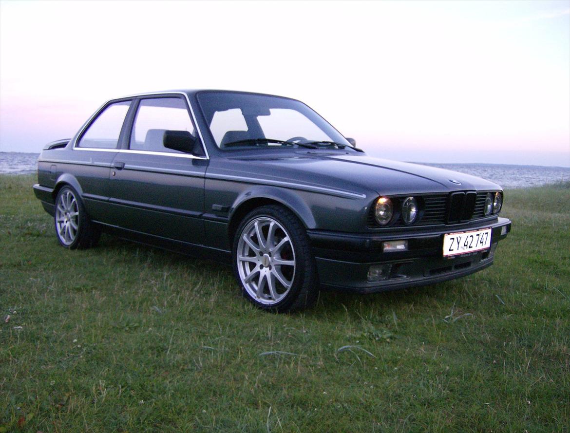 BMW E30 325 i billede 1