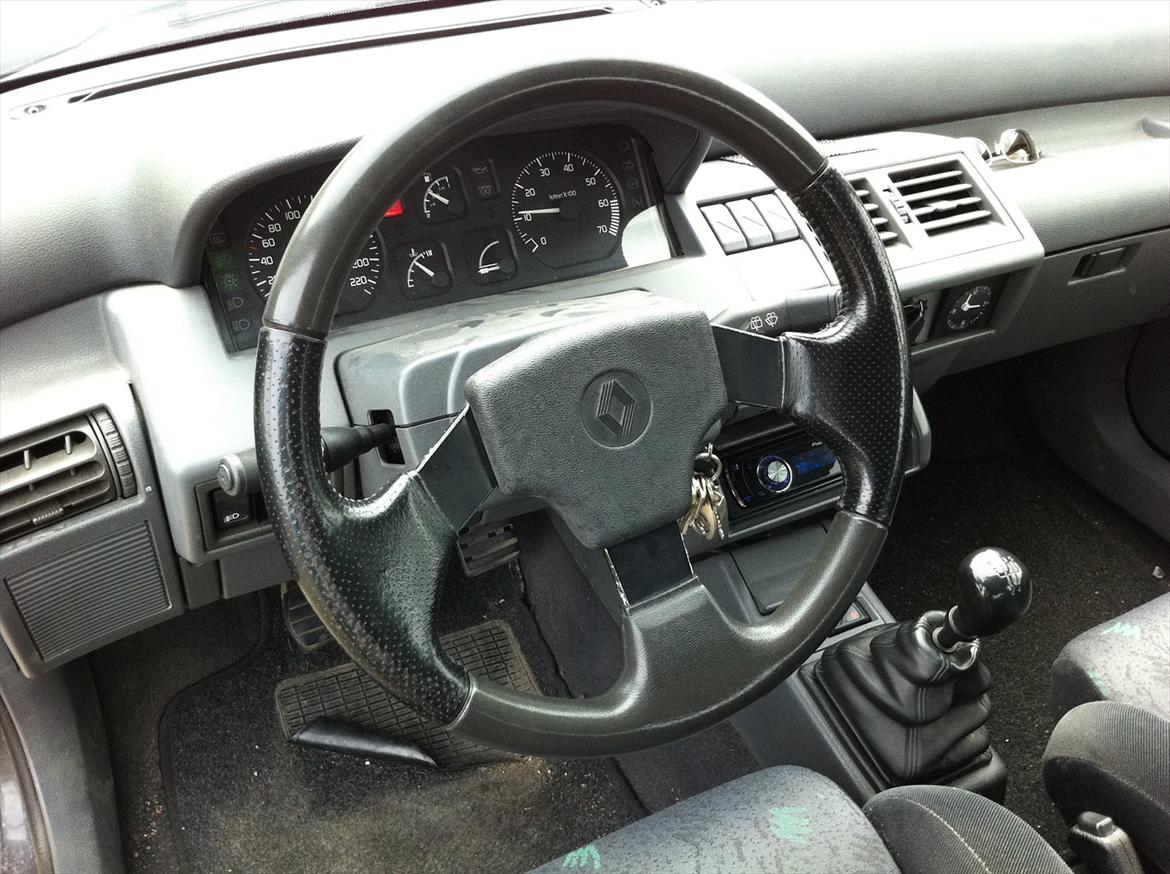 Renault Clio Mk 1. 1,4 "The Beast" "SOLGT" billede 12