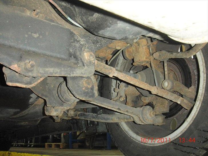 Alfa Romeo 164 Q4 - Bagerste trækaksel.
Der er lidt Maserati over ophænget... billede 9