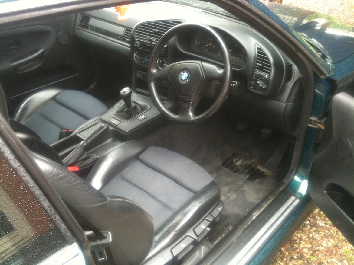 BMW E36 328i Coupé Drift Solgt - Jep rattet sidder i den rigtige side;) billede 12
