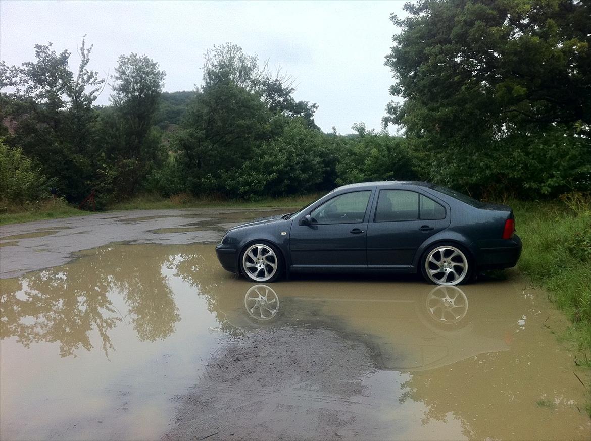 VW Bora 1,6 Solgt - Det havde regnet.. billede 14