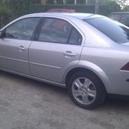 Ford Mondeo 2.5 v6 Ghia (solgt)