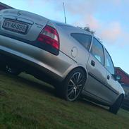 Opel VECTRA B 16V