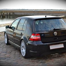 VW Golf IV .:R-line