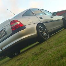 Opel VECTRA B 16V