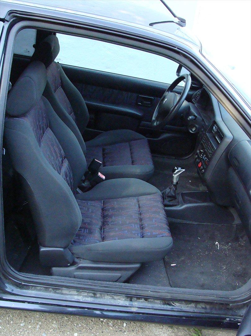 Peugeot 106 GTI - Lige efter køb af bilen før rengøring af kabine billede 6