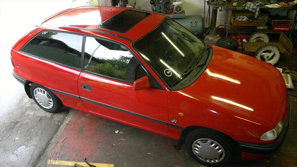 Opel Astra F NZ - Efter Polering!!! billede 2