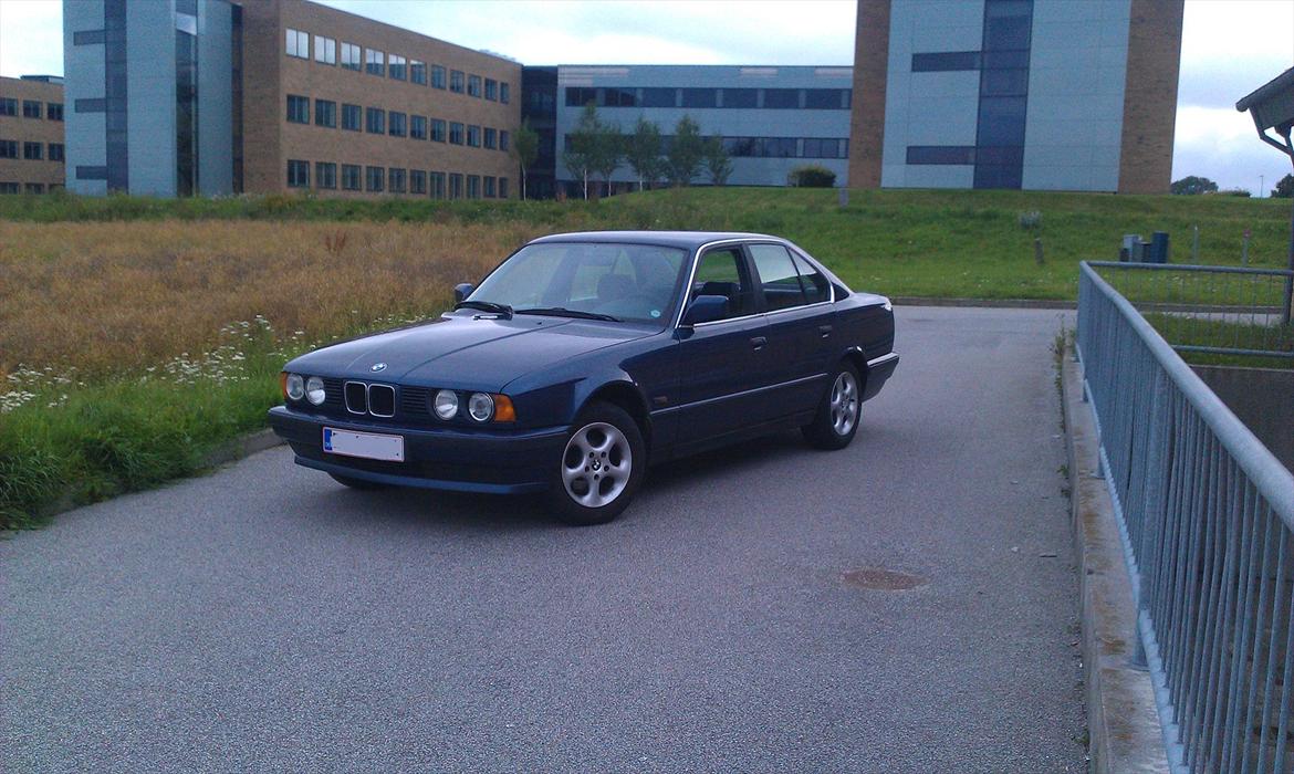 BMW e34 525ia billede 2
