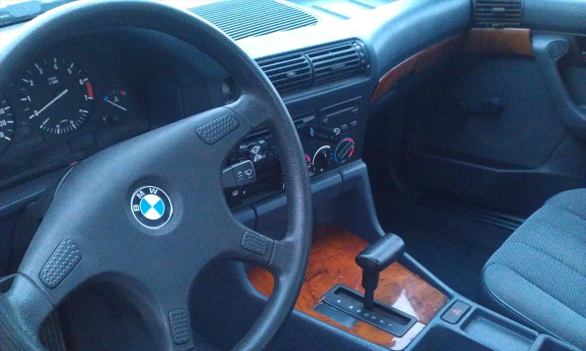 BMW e34 525ia billede 4