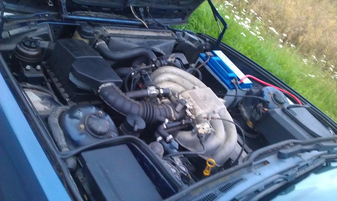 BMW e34 525ia billede 8