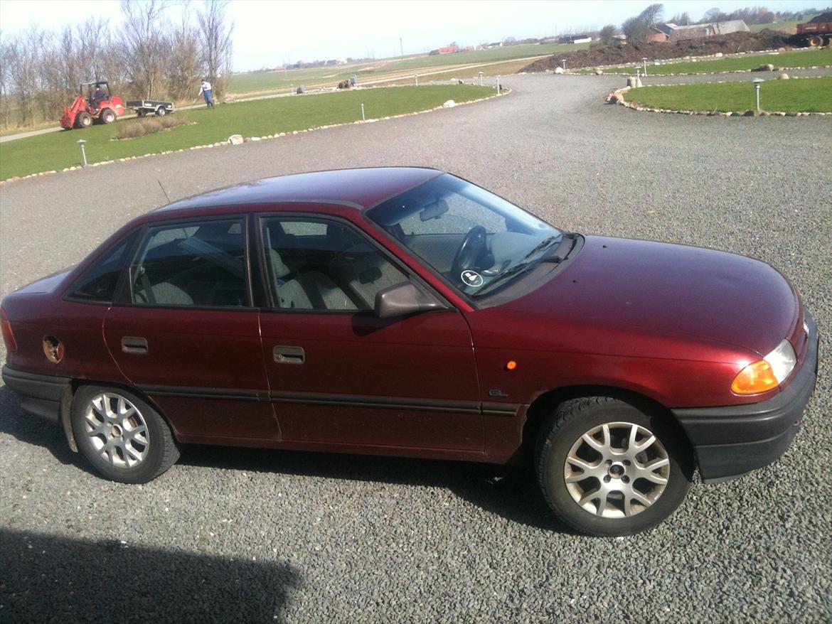 Opel Astra 1.6  [Skrottet] billede 1