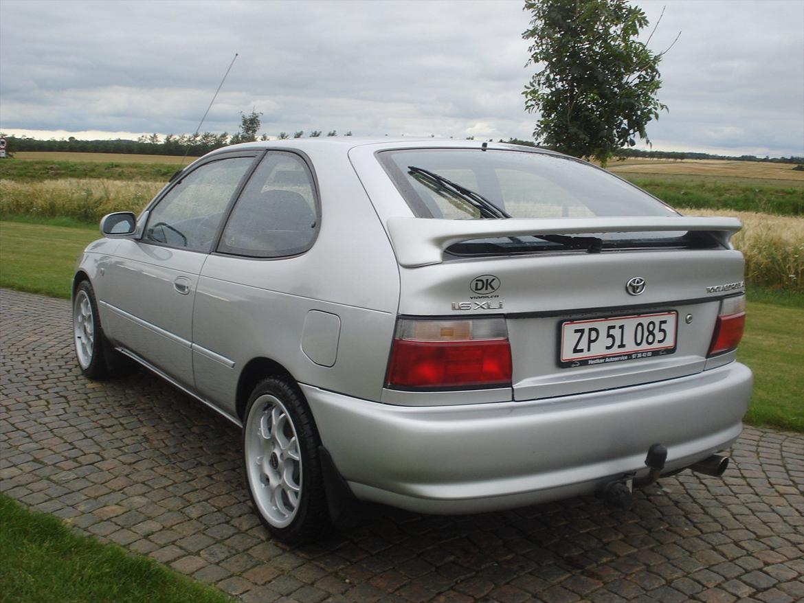 Toyota Corolla E10 1,6 XLi (Tidl. bil) Billeder af biler