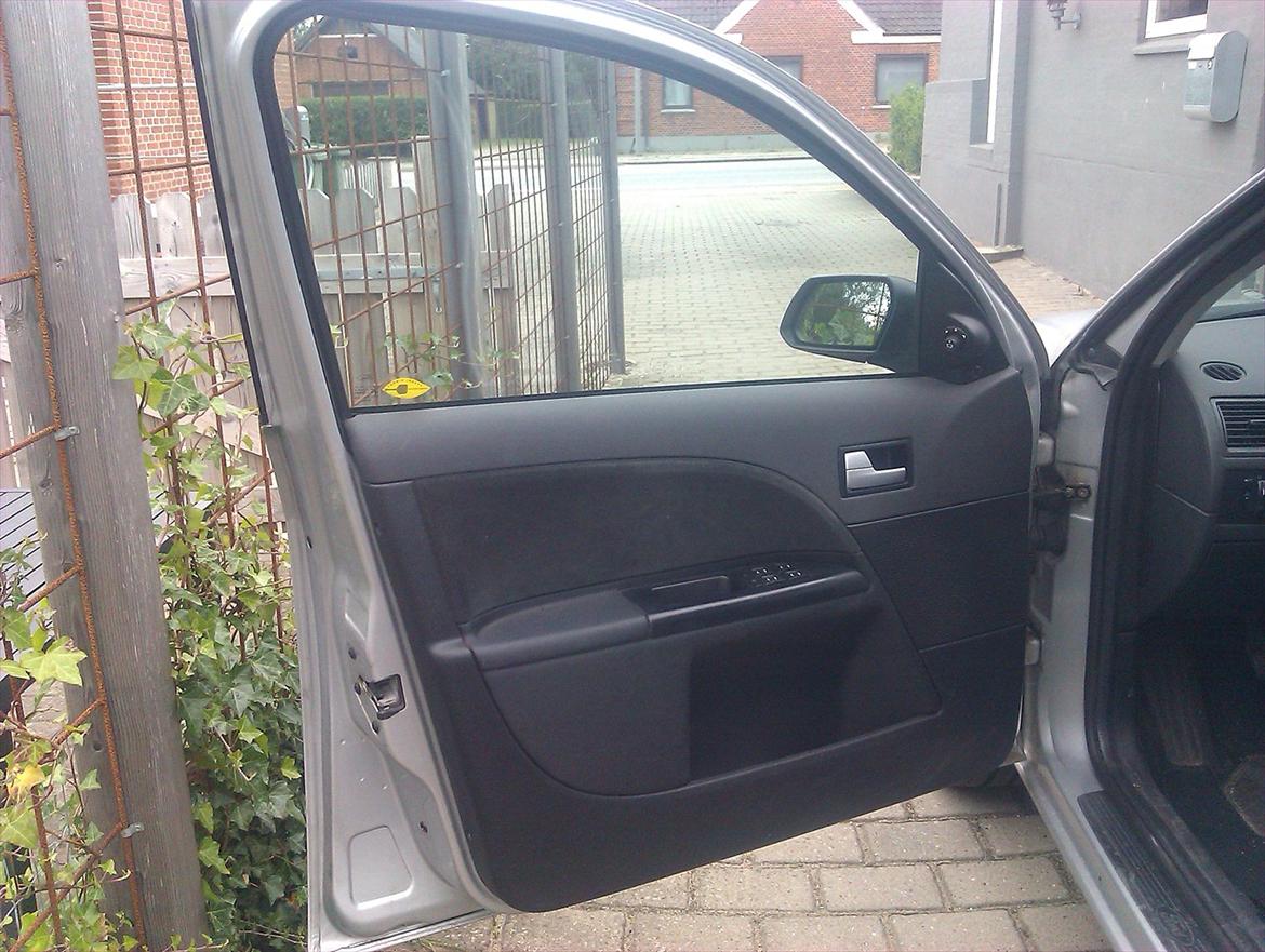 Ford Mondeo MkIII V6 Ghia --ST-Style-- billede 8