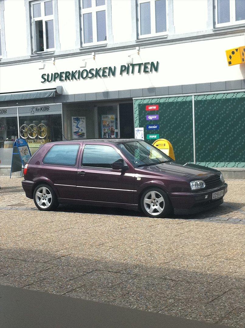 VW golf 3 vr6 - Kort efter jeg fik den, + de gamle fælge. billede 1