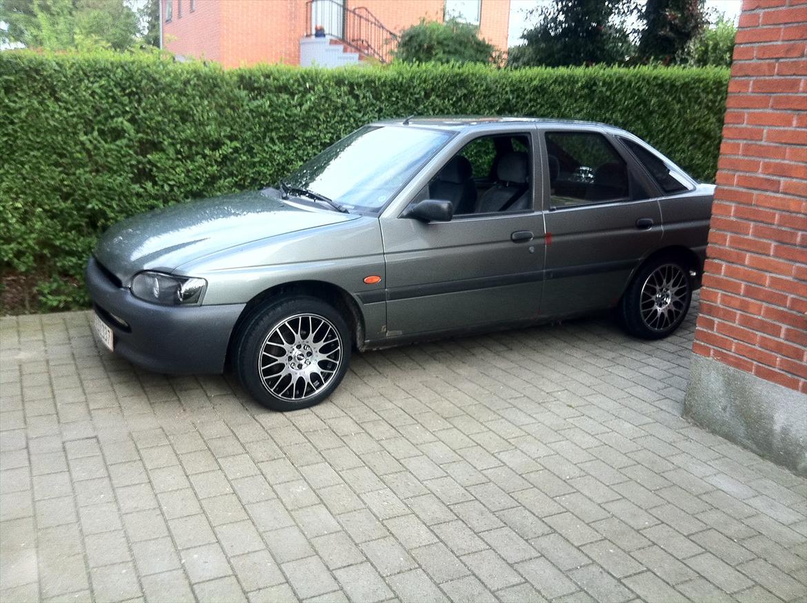 Ford Escort 1,6 i 16v Zetec - Nye Fælge og dæk billede 6