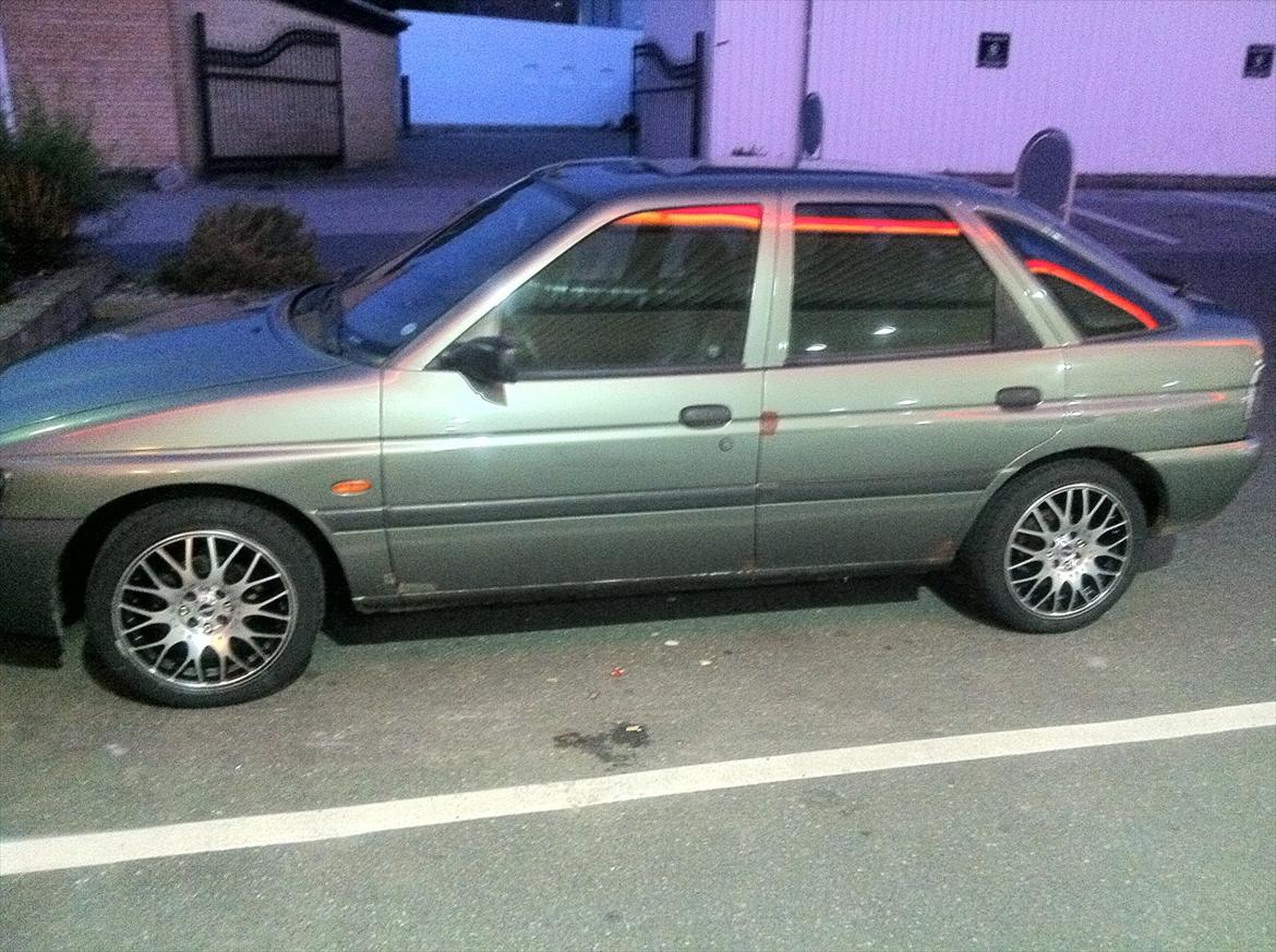 Ford Escort 1,6 i 16v Zetec - Nye Fælge og Dæk billede 5