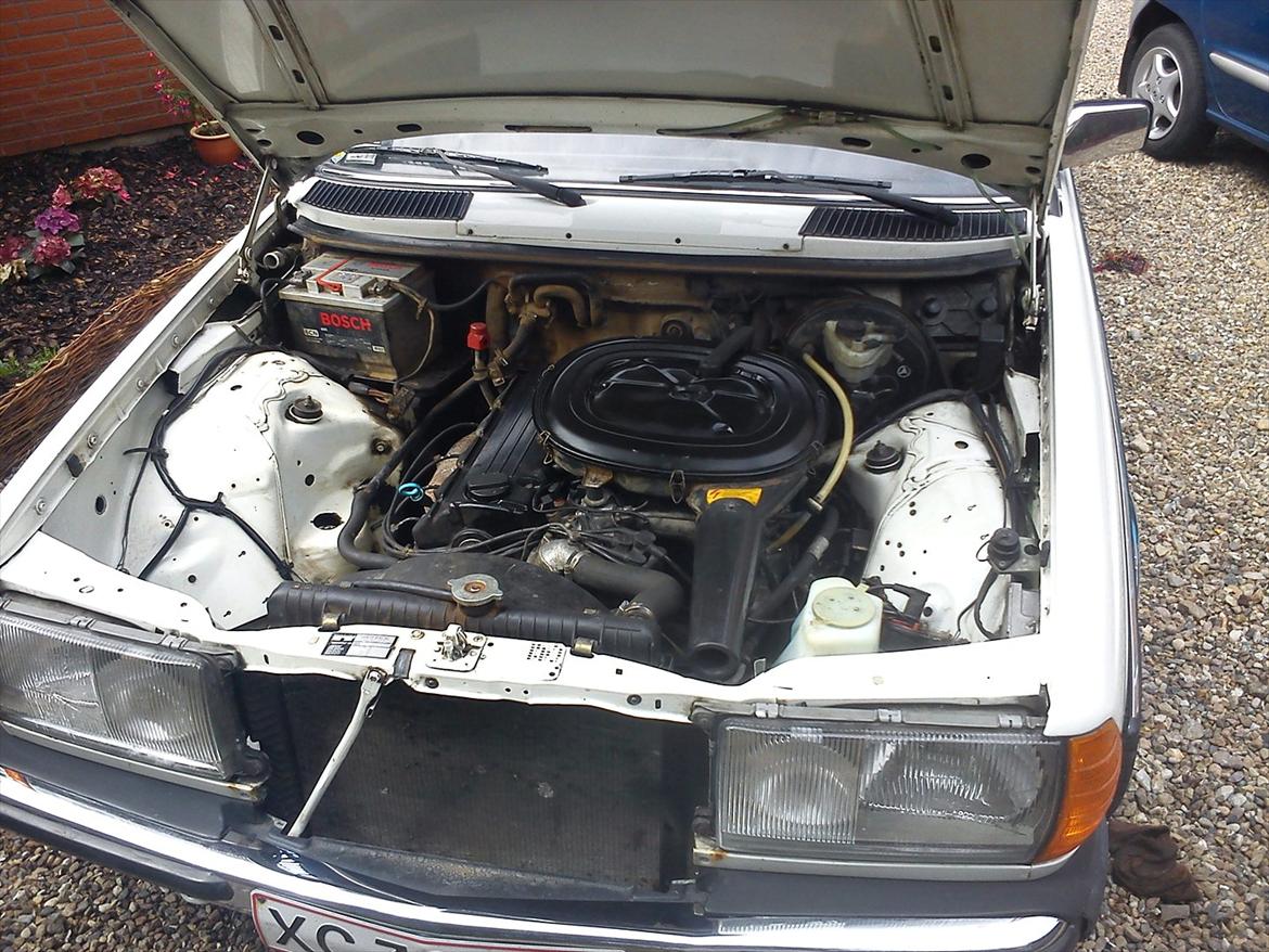 Mercedes Benz 230 w123 solgt billede 17