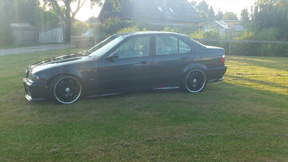 BMW E36 325i 24V - Bilen før syn :) billede 2