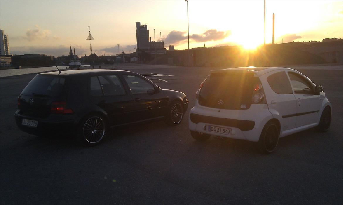 VW Golf 4 Gti Turbo. ( Tidl. Bil) - Med Mark's C1'er på vejle havn ;)
 billede 2