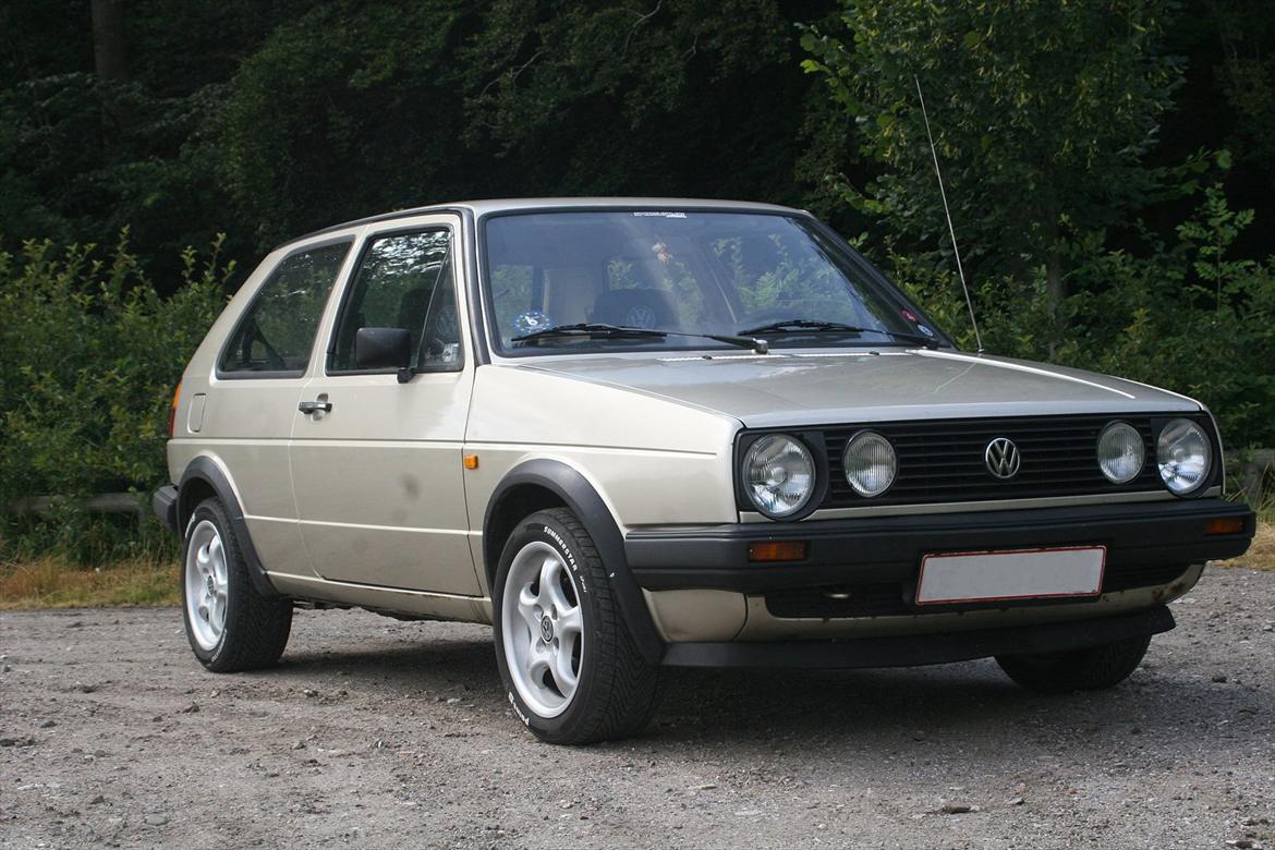 VW golf - Så kom der hvid skrift i dækkene billede 4