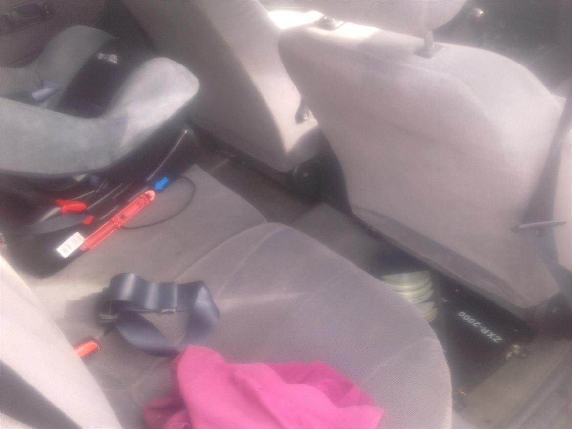 Nissan primera e st. car billede 14