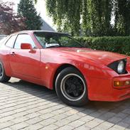 Porsche 944