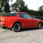 Porsche 944