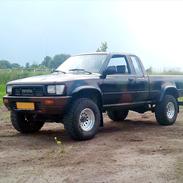 Toyota Hilux 2.4 D