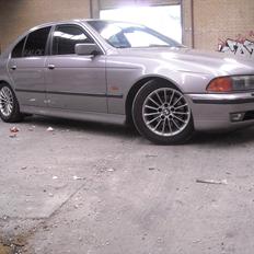 BMW E39 523i steptronic