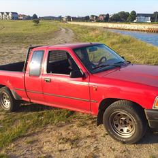 VW Taro 2.4D RWD [Tidl. bil]