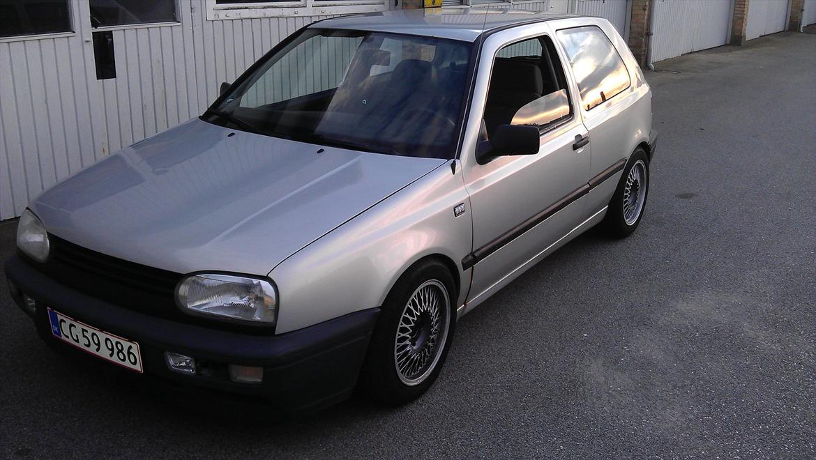 VW golf 1,8 billede 2