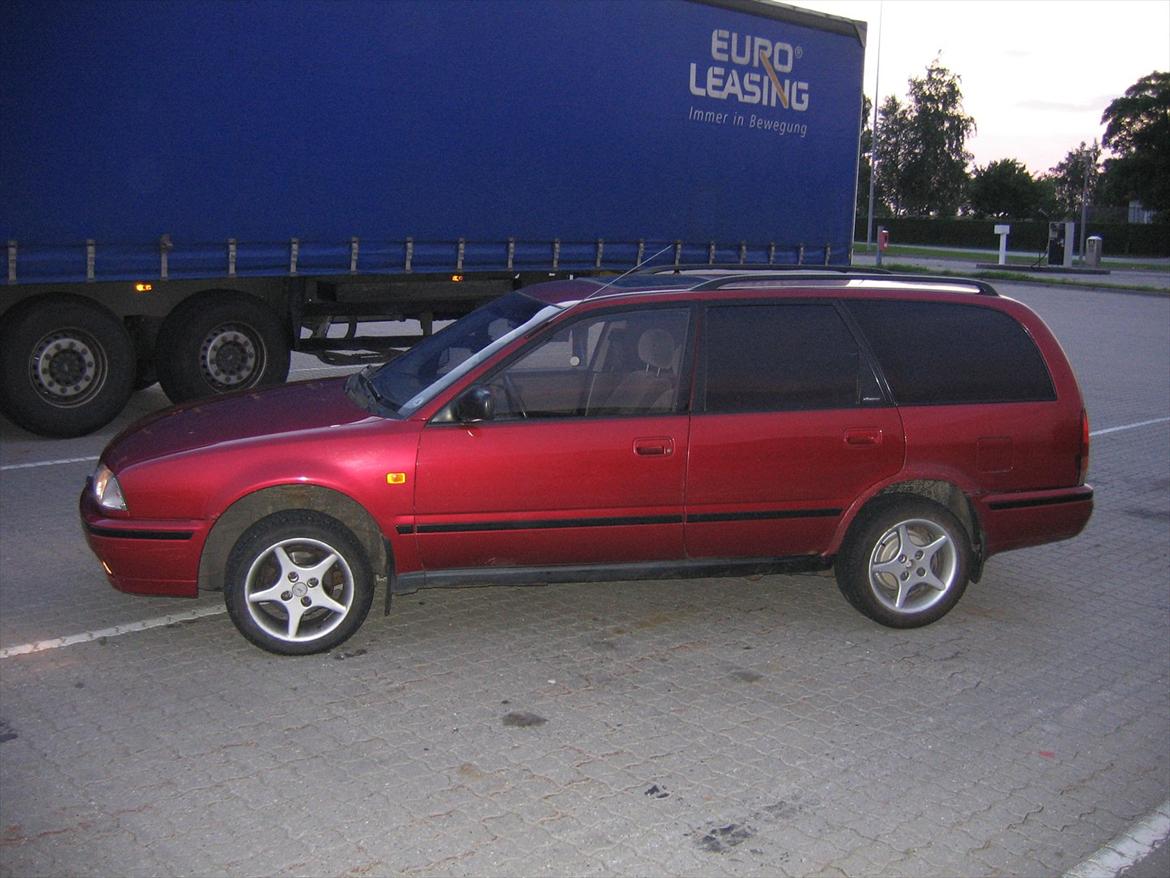 Nissan primera e st. car billede 8