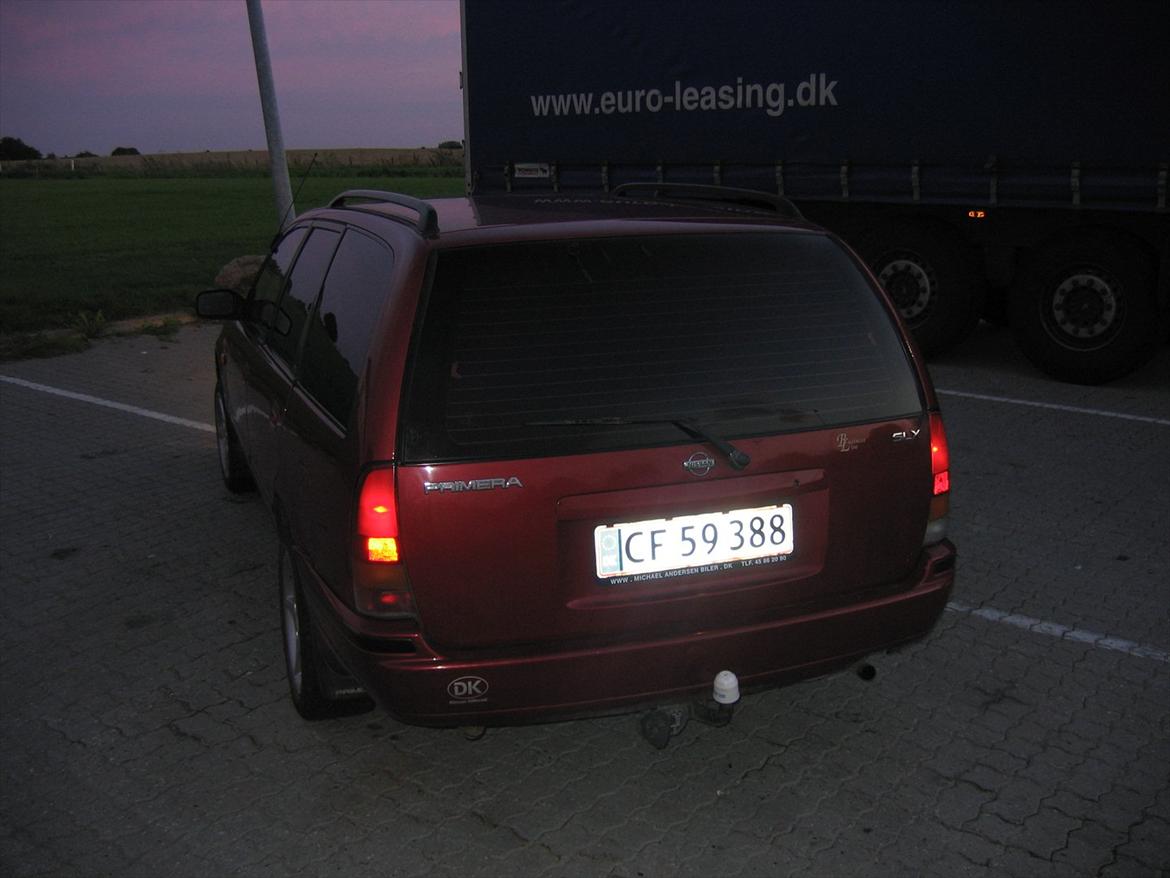 Nissan primera e st. car billede 9