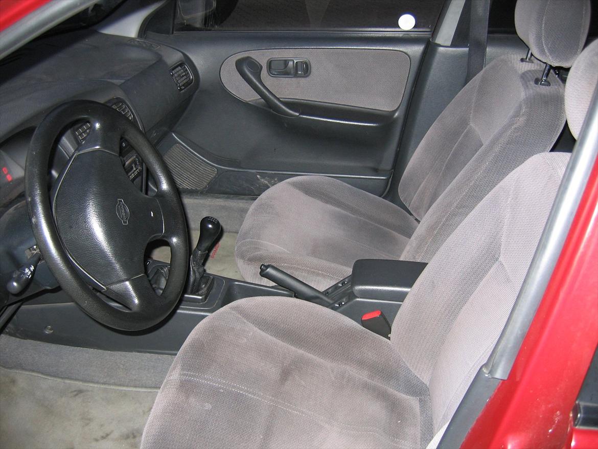 Nissan primera e st. car billede 12