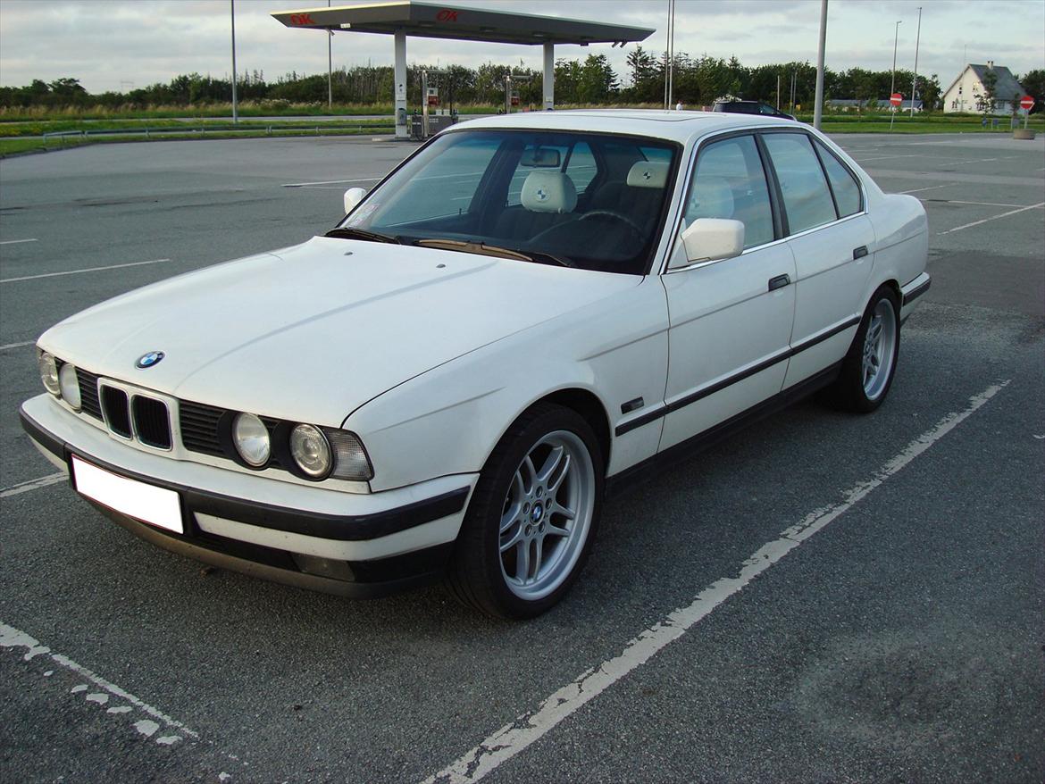 BMW 524 TD E34 *SOLGT* billede 1