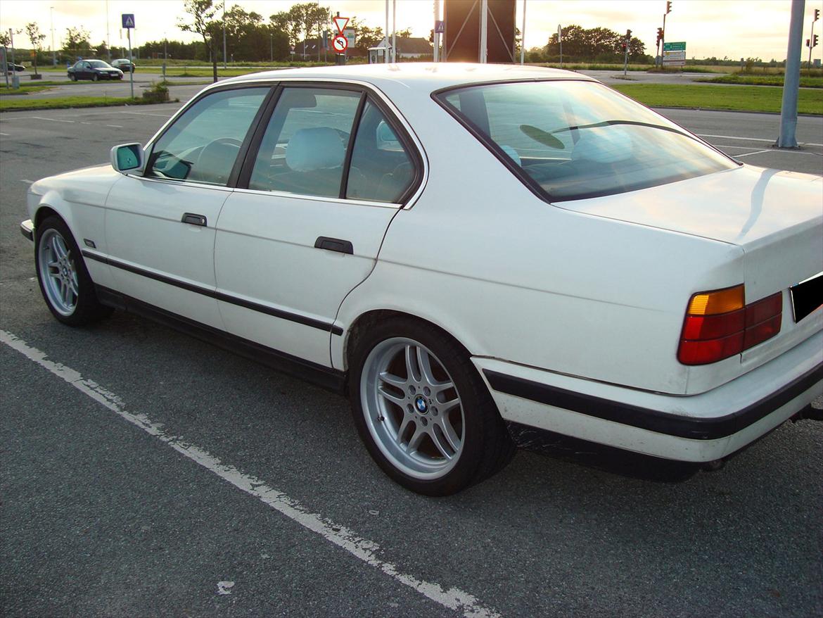 BMW 524 TD E34 *SOLGT* billede 5