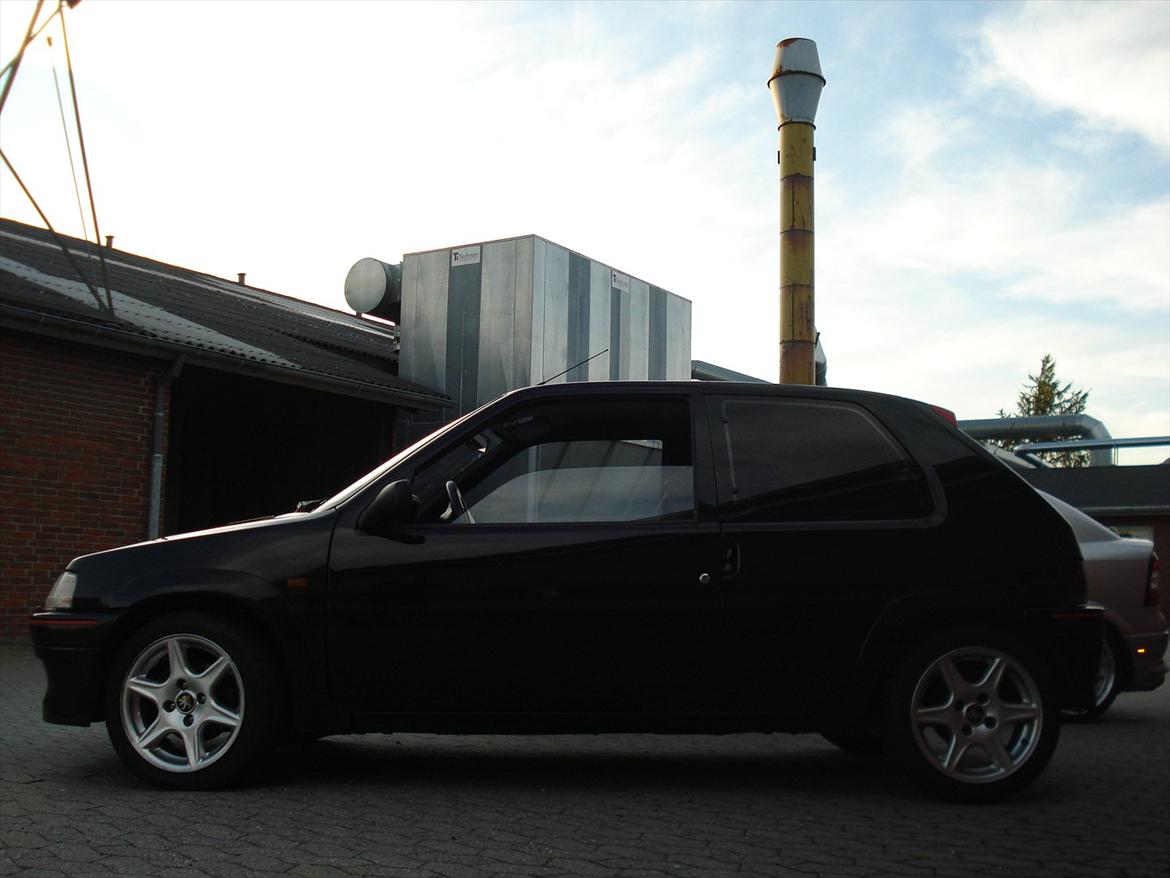 Peugeot 106 Rally 1.3i ***Black Hound*** - Klær den med de hjul billede 10