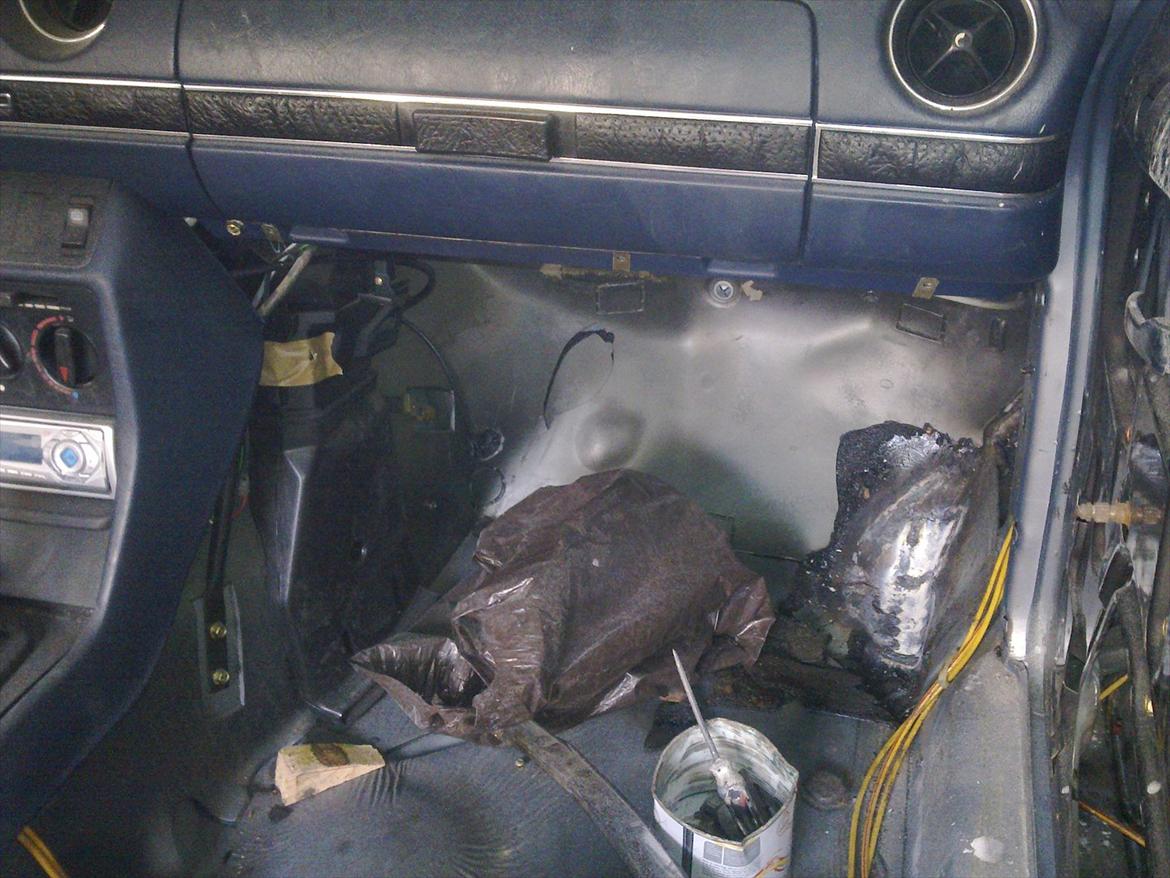 Mercedes Benz 240d aut - bunden ved passagersædet billede 4