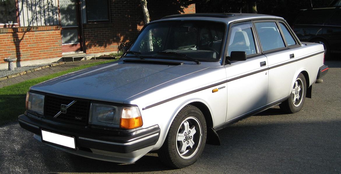 Volvo 240 Turbo - Sådan så bilen ud da jeg først fik den, der kommer flere nye billeder senere.  billede 4