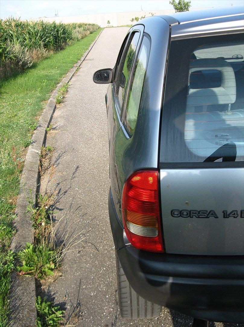 Opel Corsa B - venstre side her ses lidt rust billede 10