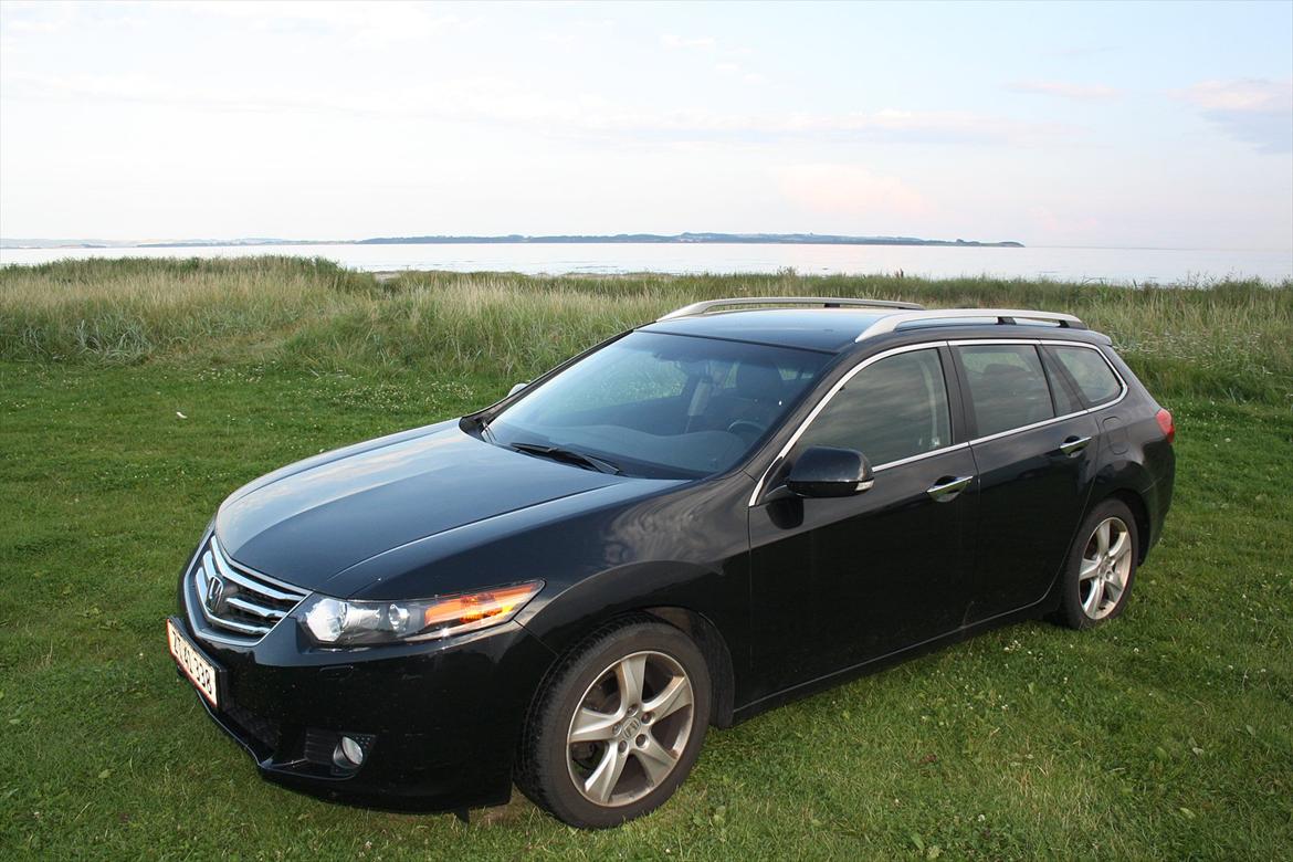 Honda Accord 2,0 st.car Elegance aut. - fuld figur - smuk stationcar billede 1