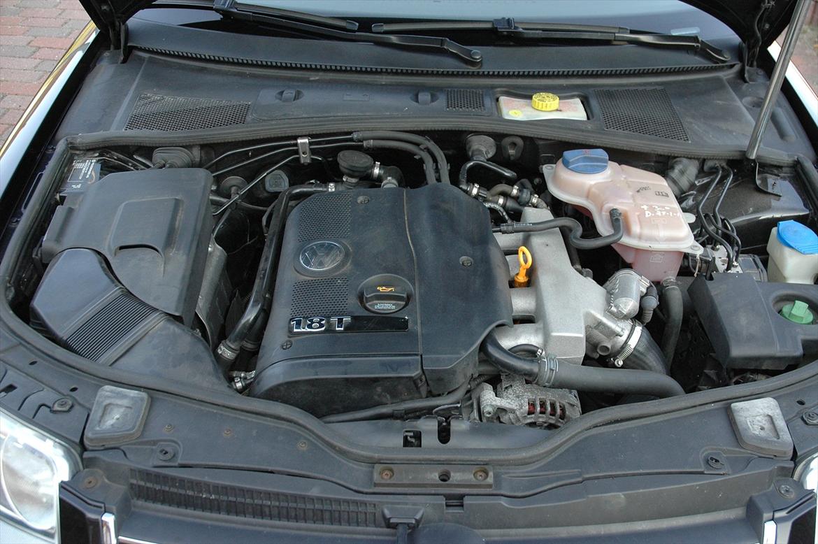 VW Passat Limousine - !.8T, 20 V, motor kode AWT billede 9