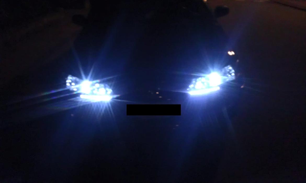Peugeot 406 1.8 Sedan - 10 stk. X-Lazer hvide dioder i hver side. 
4x LED i positionslys.
10000k Xenon kit kommer i tågelygterne. billede 3