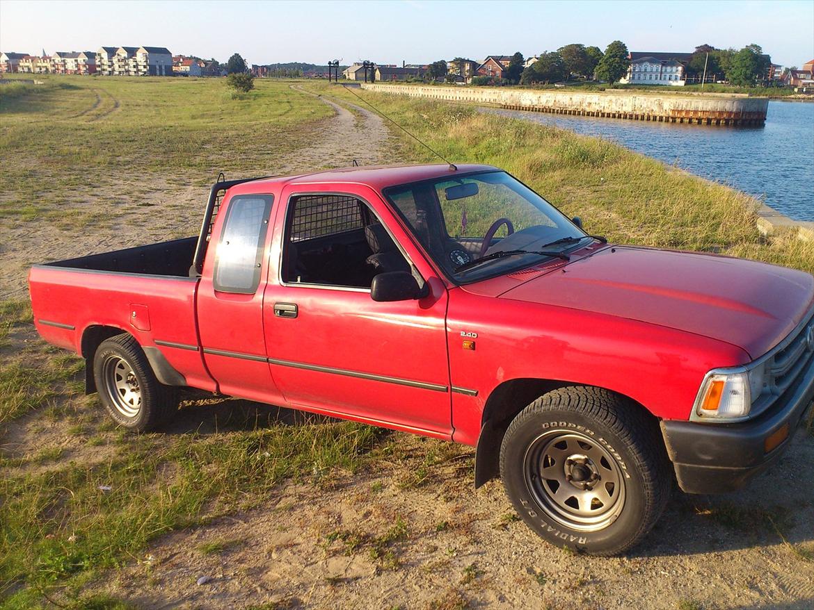 VW Taro 2.4D RWD [Tidl. bil] billede 1