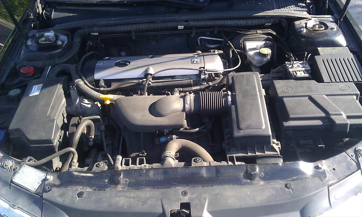 Peugeot 406 1.8 Sedan - Motor set "lige på" billede 5