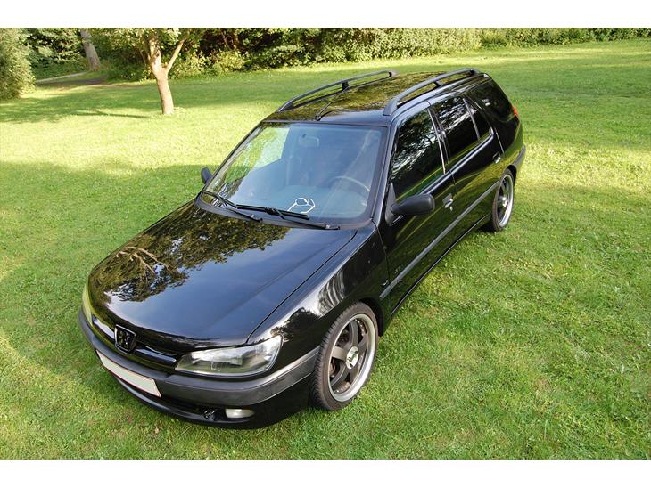 {{currentPhoto.altText}} billede {{currentPhoto.number}}